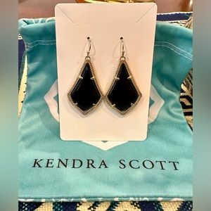 Kendra Scott | Black and Gold Earrings